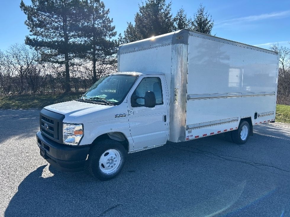 Light Duty Box Truck-Light and Medium Duty Trucks-Ford-2022-E350-Rochester-NY-116,896\n\t\tmiles-$ 27,250 - Image 3