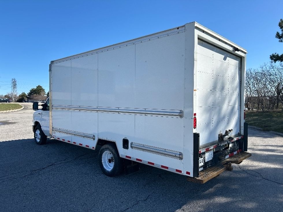 Light Duty Box Truck-Light and Medium Duty Trucks-Ford-2022-E350-Rochester-NY-116,896\n\t\tmiles-$ 27,250 - Image 5