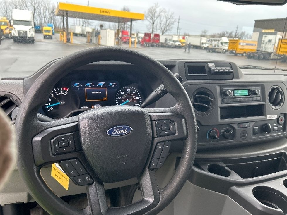 Light Duty Box Truck-Light and Medium Duty Trucks-Ford-2022-E350-Rochester-NY-96,193\n\t\tmiles-$ 29,500 - Image 17
