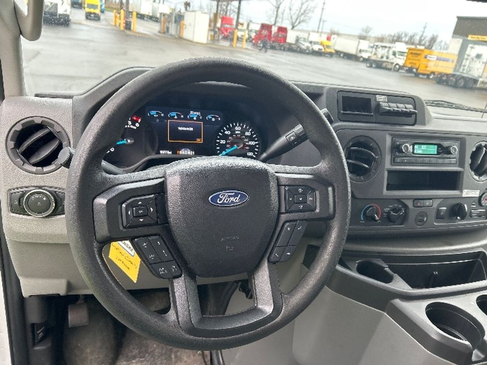 Light Duty Box Truck-Light and Medium Duty Trucks-Ford-2022-E350-Rochester-NY-96,193\n\t\tmiles-$ 29,500 - Image 18