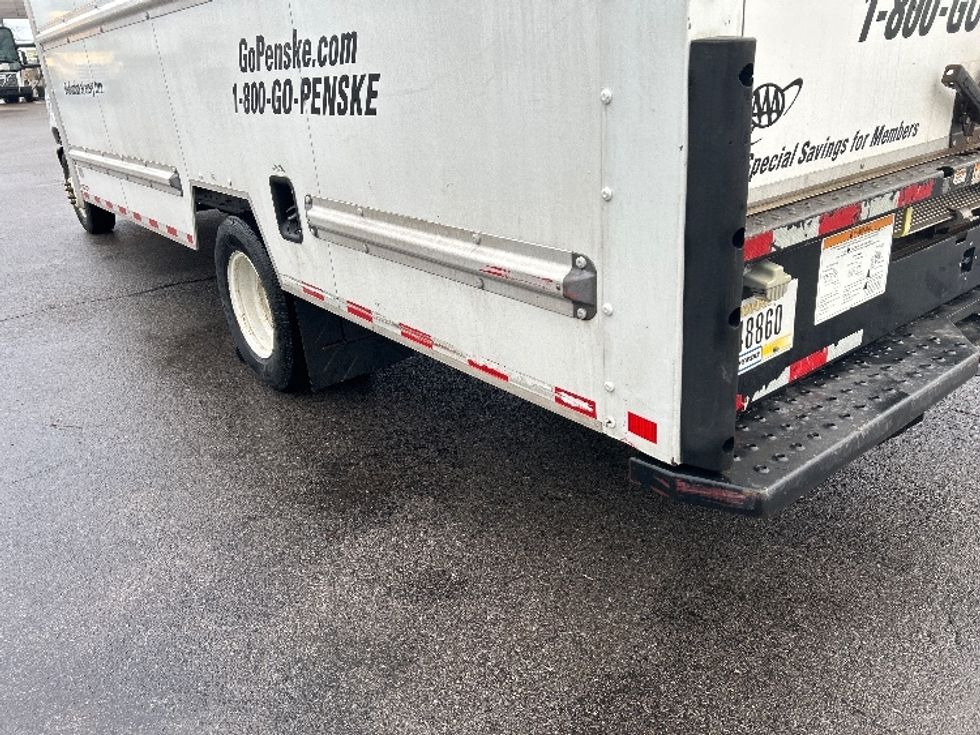 Light Duty Box Truck-Light and Medium Duty Trucks-Ford-2022-E350-Rochester-NY-96,193\n\t\tmiles-$ 29,500 - Image 27