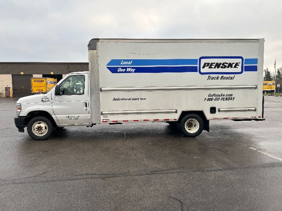 Light Duty Box Truck-Light and Medium Duty Trucks-Ford-2022-E350-Rochester-NY-96,193\n\t\tmiles-$ 29,500 - Image 4