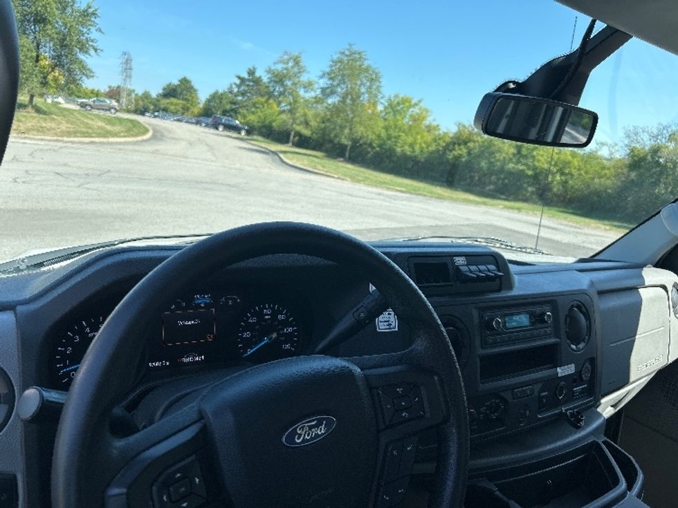 Light Duty Box Truck-Light and Medium Duty Trucks-Ford-2022-E350-Rochester-NY-99,867\n\t\tmiles-$ 29,000 - Image 16