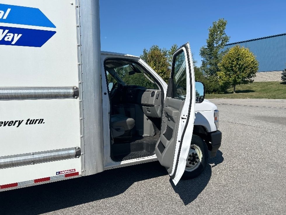 Light Duty Box Truck-Light and Medium Duty Trucks-Ford-2022-E350-Rochester-NY-99,867\n\t\tmiles-$ 29,000 - Image 18
