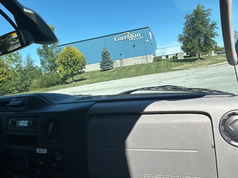 Light Duty Box Truck-Light and Medium Duty Trucks-Ford-2022-E350-Rochester-NY-99,867\n\t\tmiles-$ 29,000 - Image 19