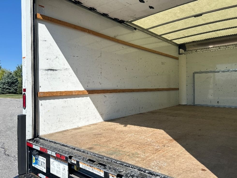 Light Duty Box Truck-Light and Medium Duty Trucks-Ford-2022-E350-Rochester-NY-99,867\n\t\tmiles-$ 29,000 - Image 9