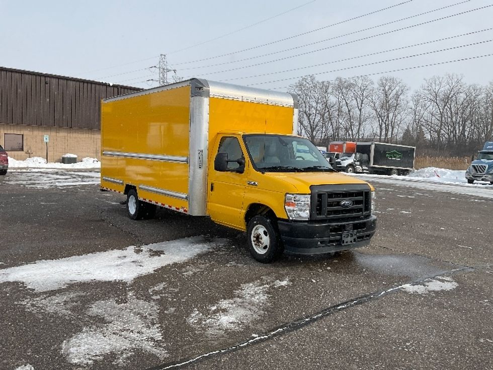 Light Duty Box Truck-Light and Medium Duty Trucks-Ford-2022-E350-Romulus-MI-121,947\n\t\tmiles-$ 24,000 - Image 1