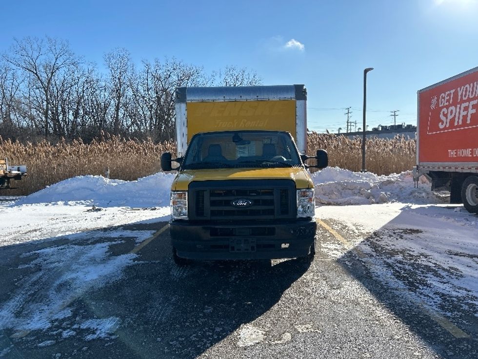Light Duty Box Truck-Light and Medium Duty Trucks-Ford-2022-E350-Romulus-MI-121,947\n\t\tmiles-$ 24,000 - Image 2