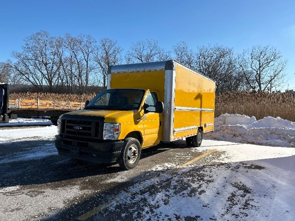 Light Duty Box Truck-Light and Medium Duty Trucks-Ford-2022-E350-Romulus-MI-121,947\n\t\tmiles-$ 24,000 - Image 3