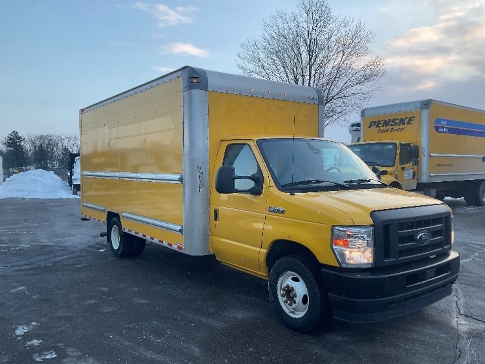 Light Duty Box Truck-Light and Medium Duty Trucks-Ford-2022-E350-Romulus-MI-127,269\n\t\tmiles-$ 23,250 - Image 1