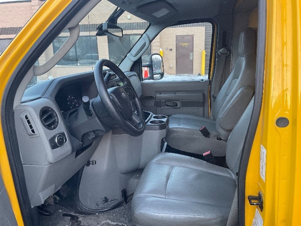 Light Duty Box Truck-Light and Medium Duty Trucks-Ford-2022-E350-Romulus-MI-127,269\n\t\tmiles-$ 23,250 - Image 14