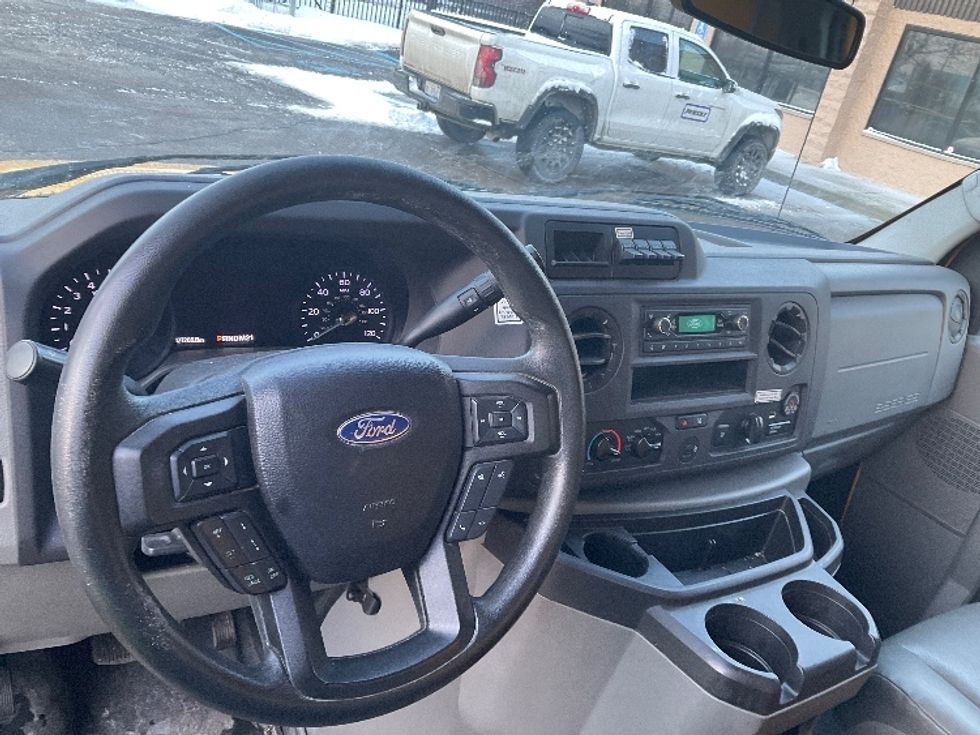 Light Duty Box Truck-Light and Medium Duty Trucks-Ford-2022-E350-Romulus-MI-127,269\n\t\tmiles-$ 23,250 - Image 15