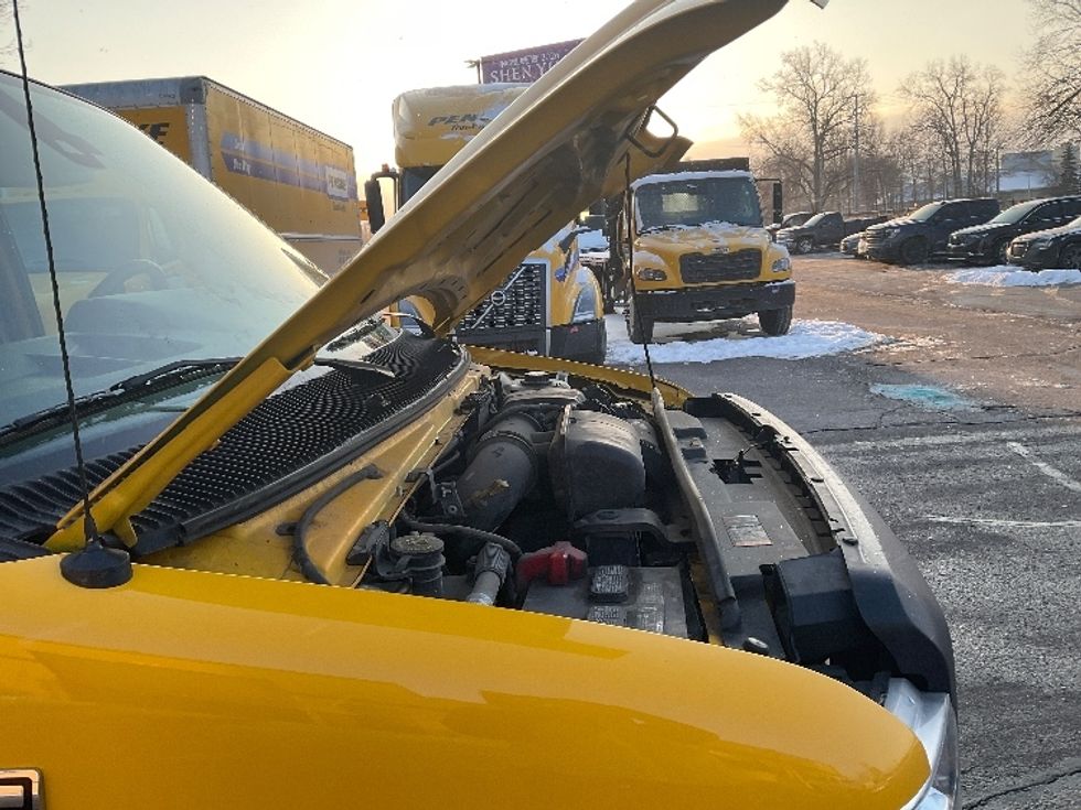 Light Duty Box Truck-Light and Medium Duty Trucks-Ford-2022-E350-Romulus-MI-127,269\n\t\tmiles-$ 23,250 - Image 20