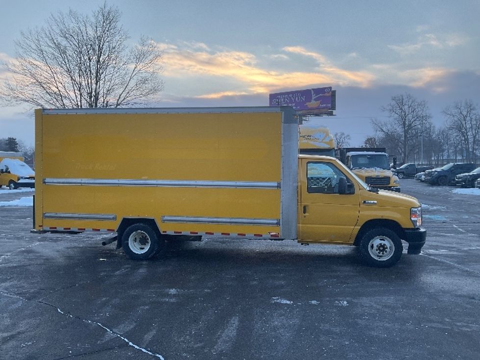 Light Duty Box Truck-Light and Medium Duty Trucks-Ford-2022-E350-Romulus-MI-127,269\n\t\tmiles-$ 23,250 - Image 22