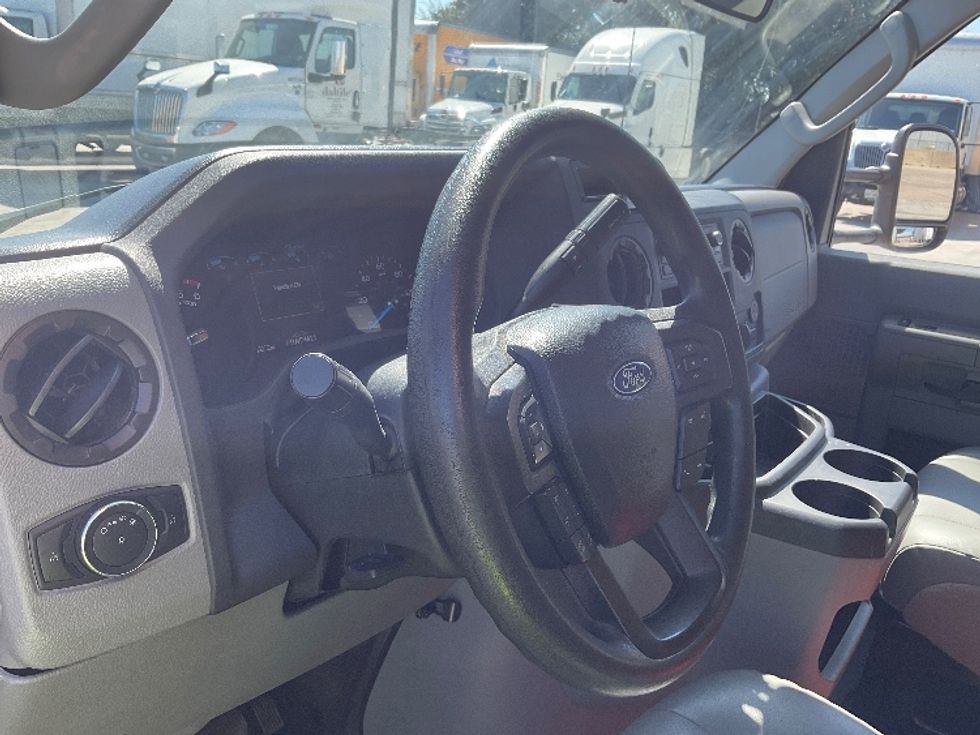 Light Duty Box Truck-Light and Medium Duty Trucks-Ford-2022-E350-Round Rock-TX-103,329\n\t\tmiles-$ 26,250 - Image 16