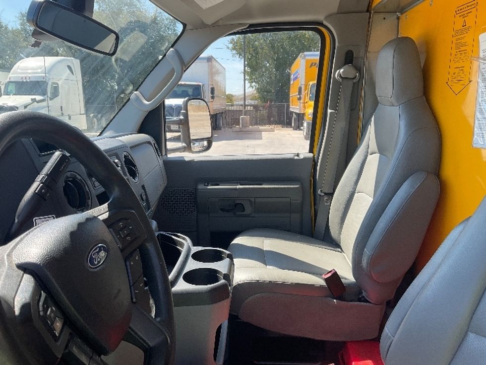 Light Duty Box Truck-Light and Medium Duty Trucks-Ford-2022-E350-Round Rock-TX-103,329\n\t\tmiles-$ 26,250 - Image 18