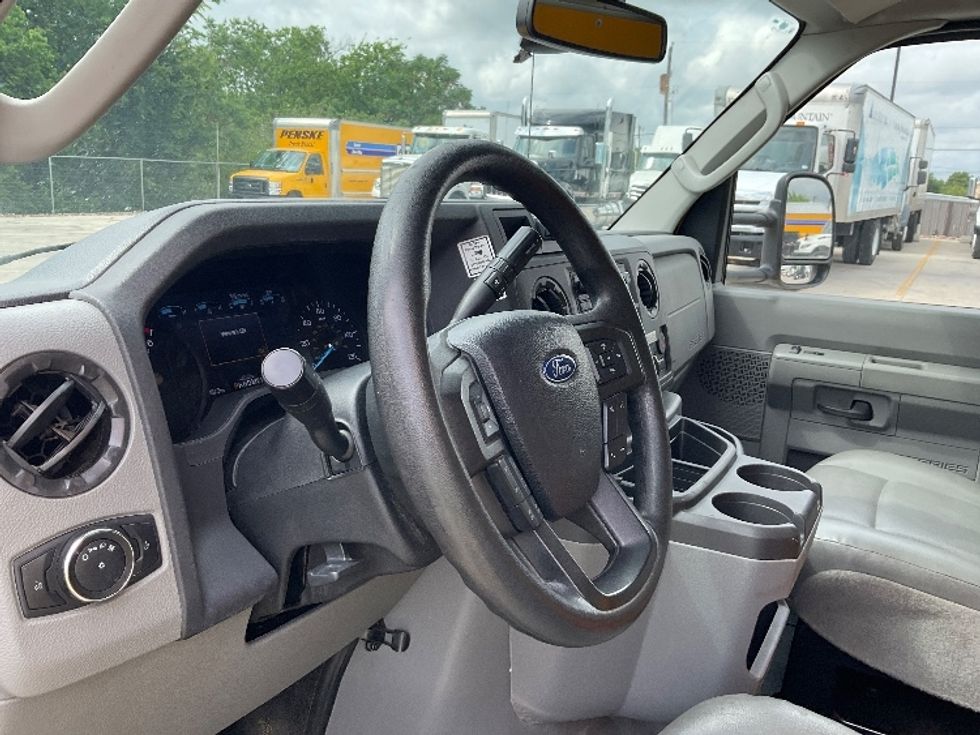 Light Duty Box Truck-Light and Medium Duty Trucks-Ford-2022-E350-Round Rock-TX-105,693\n\t\tmiles-$ 26,500 - Image 14
