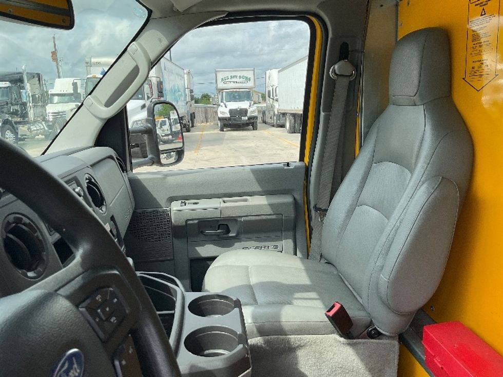 Light Duty Box Truck-Light and Medium Duty Trucks-Ford-2022-E350-Round Rock-TX-105,693\n\t\tmiles-$ 26,500 - Image 16