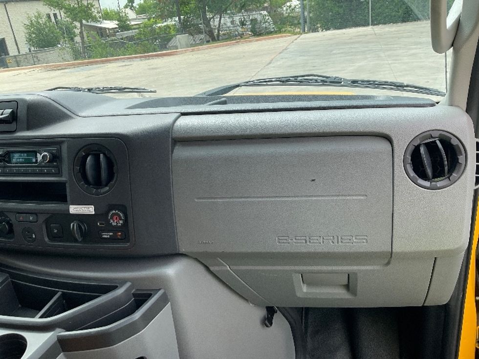 Light Duty Box Truck-Light and Medium Duty Trucks-Ford-2022-E350-Round Rock-TX-105,693\n\t\tmiles-$ 26,500 - Image 18