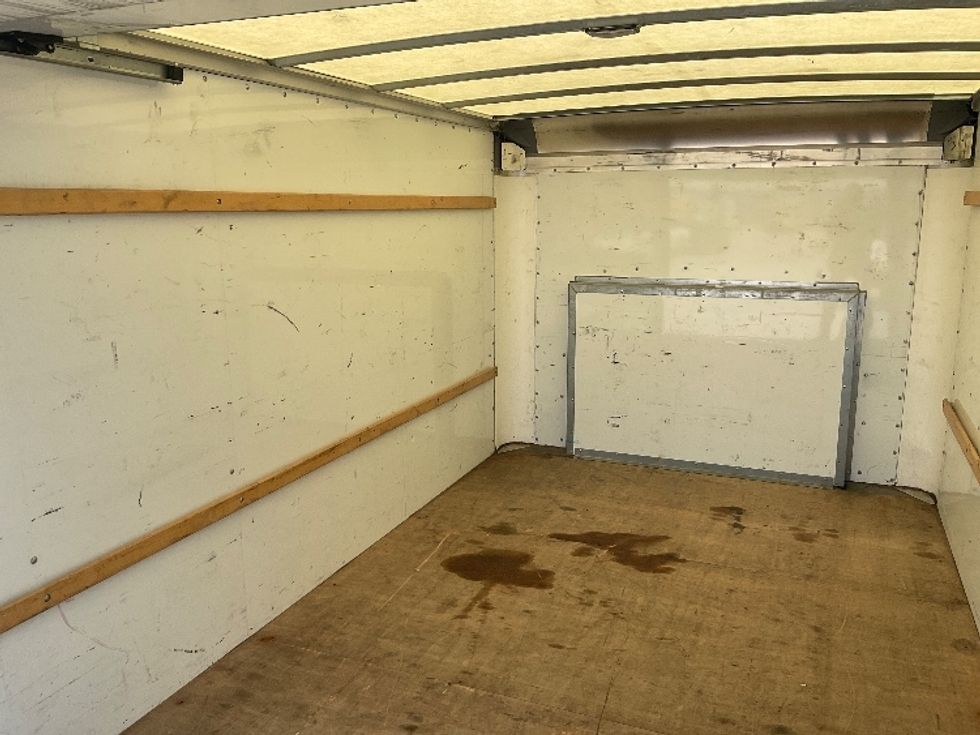 Light Duty Box Truck-Light and Medium Duty Trucks-Ford-2022-E350-Round Rock-TX-88,770\n\t\tmiles-$ 36,250 - Image 10