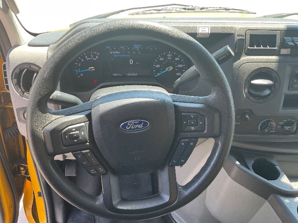 Light Duty Box Truck-Light and Medium Duty Trucks-Ford-2022-E350-Round Rock-TX-88,770\n\t\tmiles-$ 36,250 - Image 17