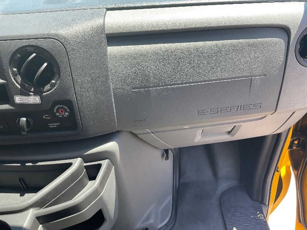 Light Duty Box Truck-Light and Medium Duty Trucks-Ford-2022-E350-Round Rock-TX-88,770\n\t\tmiles-$ 36,250 - Image 20