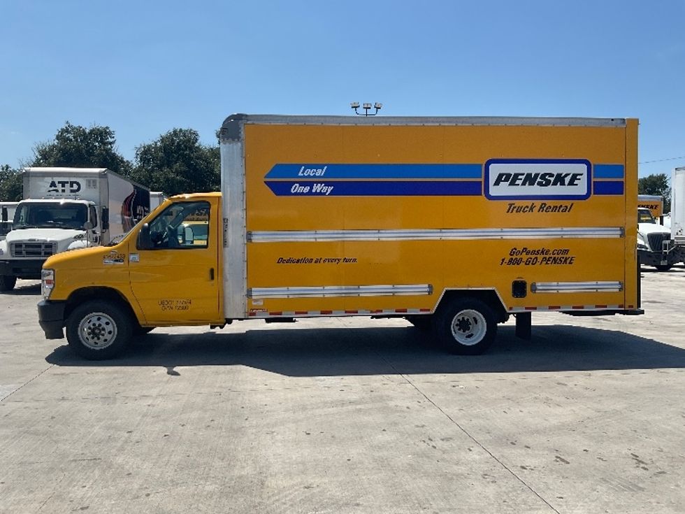 Light Duty Box Truck-Light and Medium Duty Trucks-Ford-2022-E350-Round Rock-TX-88,770\n\t\tmiles-$ 36,250 - Image 4