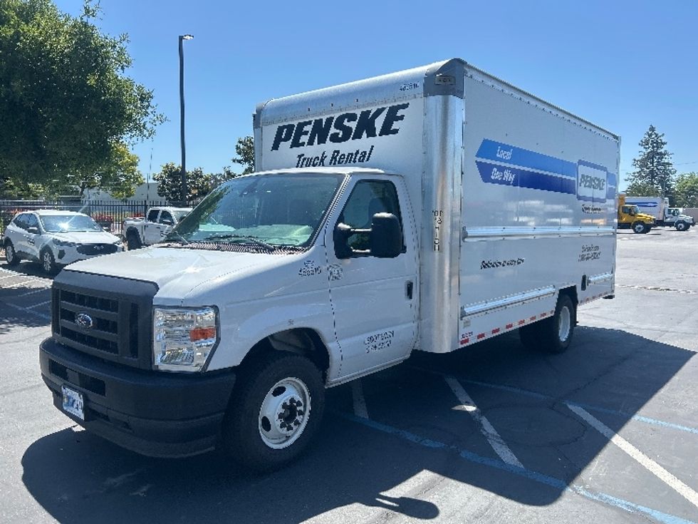 Light Duty Box Truck-Light and Medium Duty Trucks-Ford-2022-E350-Sacramento-CA-117,132\n\t\tmiles-$ 26,250 - Image 3