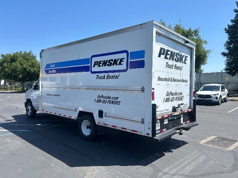 Light Duty Box Truck-Light and Medium Duty Trucks-Ford-2022-E350-Sacramento-CA-117,132\n\t\tmiles-$ 26,250 - Image 5