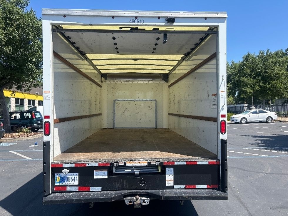 Light Duty Box Truck-Light and Medium Duty Trucks-Ford-2022-E350-Sacramento-CA-117,132\n\t\tmiles-$ 26,250 - Image 7