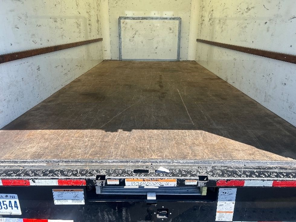 Light Duty Box Truck-Light and Medium Duty Trucks-Ford-2022-E350-Sacramento-CA-117,132\n\t\tmiles-$ 26,250 - Image 8