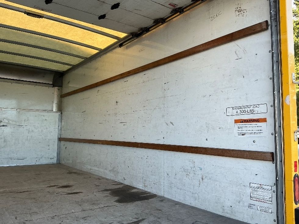 Light Duty Box Truck-Light and Medium Duty Trucks-Ford-2022-E350-Sacramento-CA-94,324\n\t\tmiles-$ 27,500 - Image 12