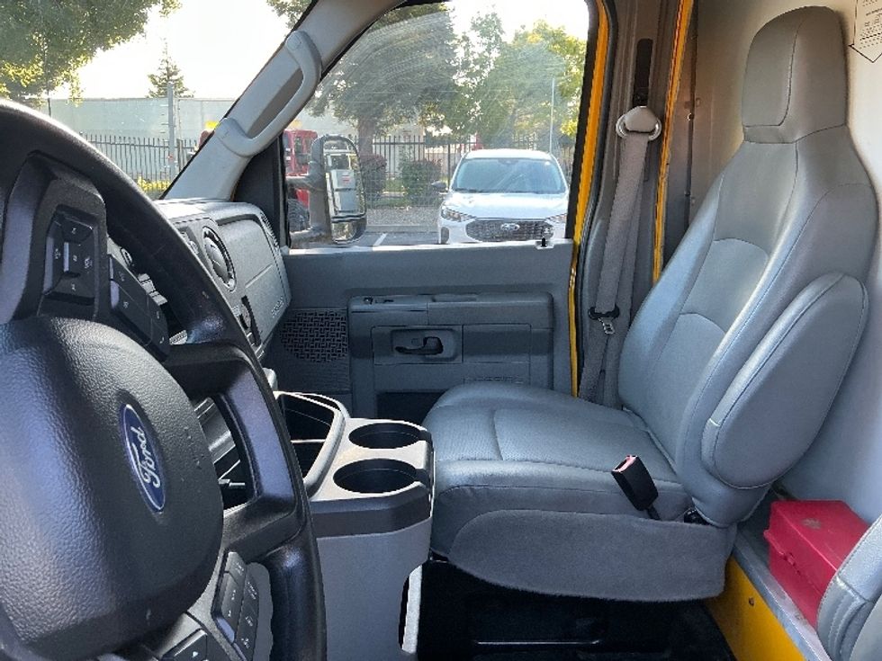 Light Duty Box Truck-Light and Medium Duty Trucks-Ford-2022-E350-Sacramento-CA-94,324\n\t\tmiles-$ 27,500 - Image 19
