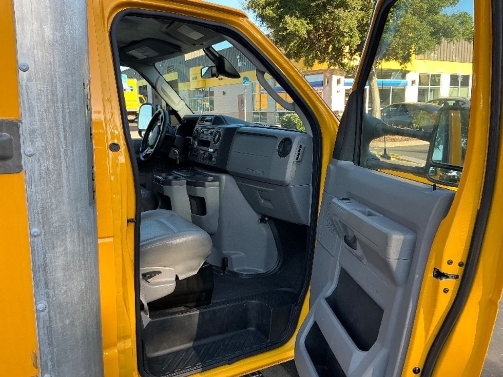 Light Duty Box Truck-Light and Medium Duty Trucks-Ford-2022-E350-Sacramento-CA-94,324\n\t\tmiles-$ 27,500 - Image 20