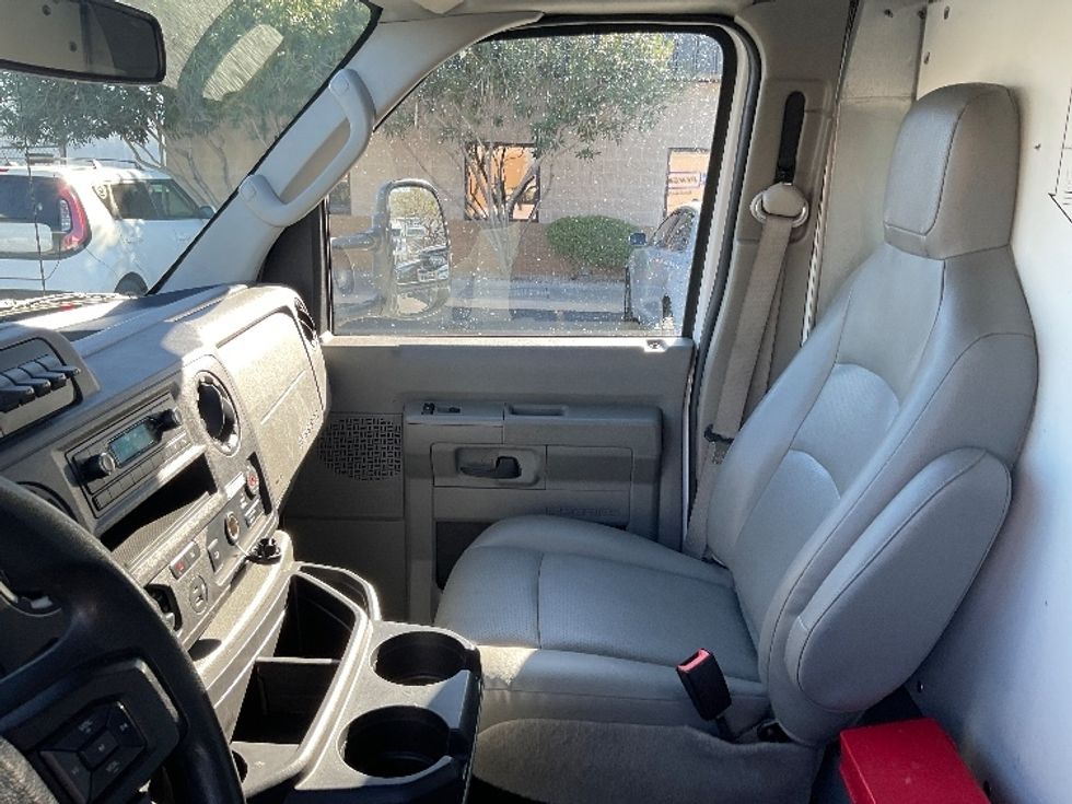 Light Duty Box Truck-Light and Medium Duty Trucks-Ford-2022-E350-Sacramento-CA-95,178\n\t\tmiles-$ 30,500 - Image 18
