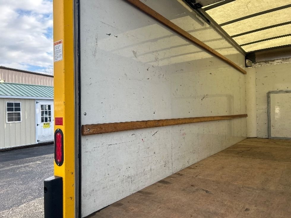 Light Duty Box Truck-Light and Medium Duty Trucks-Ford-2022-E350-Salem-VA-103,101\n\t\tmiles-$ 28,500 - Image 11