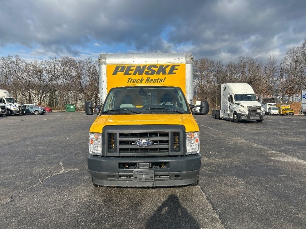 Light Duty Box Truck-Light and Medium Duty Trucks-Ford-2022-E350-Salem-VA-103,101\n\t\tmiles-$ 28,500 - Image 2