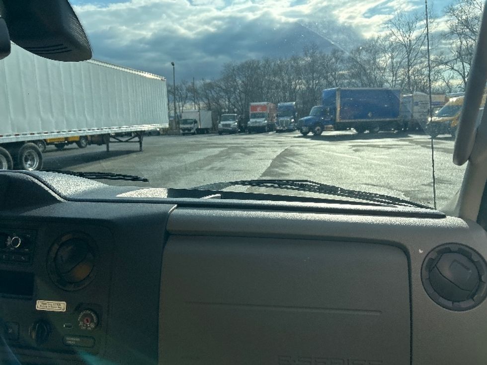 Light Duty Box Truck-Light and Medium Duty Trucks-Ford-2022-E350-Salem-VA-103,101\n\t\tmiles-$ 28,500 - Image 21