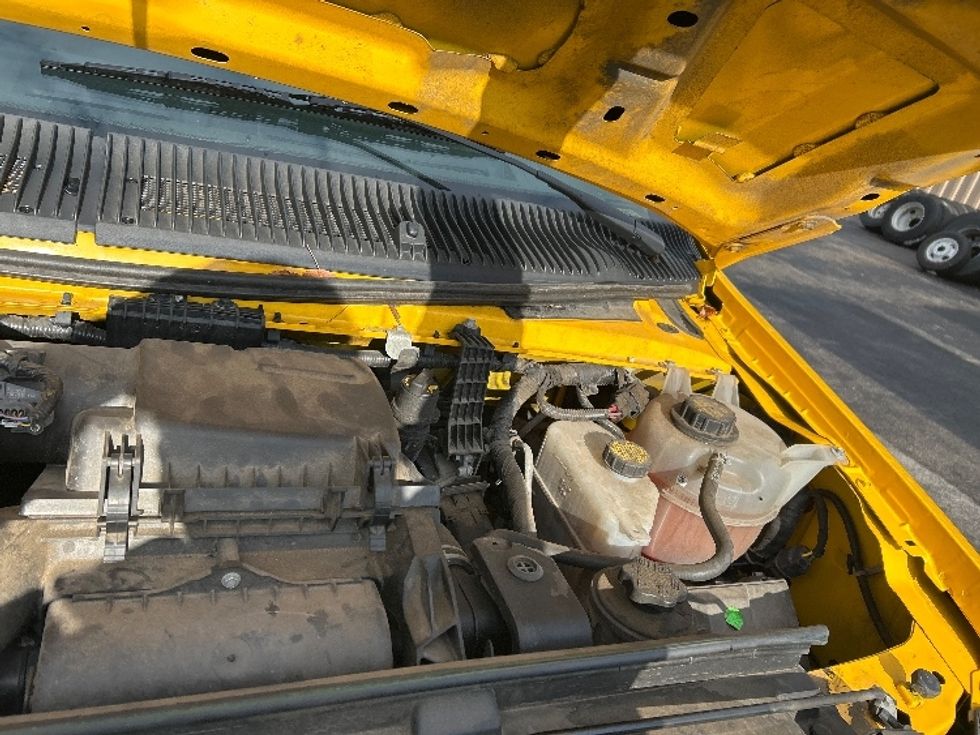 Light Duty Box Truck-Light and Medium Duty Trucks-Ford-2022-E350-Salem-VA-103,101\n\t\tmiles-$ 28,500 - Image 24