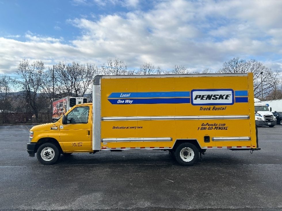 Light Duty Box Truck-Light and Medium Duty Trucks-Ford-2022-E350-Salem-VA-103,101\n\t\tmiles-$ 28,500 - Image 4