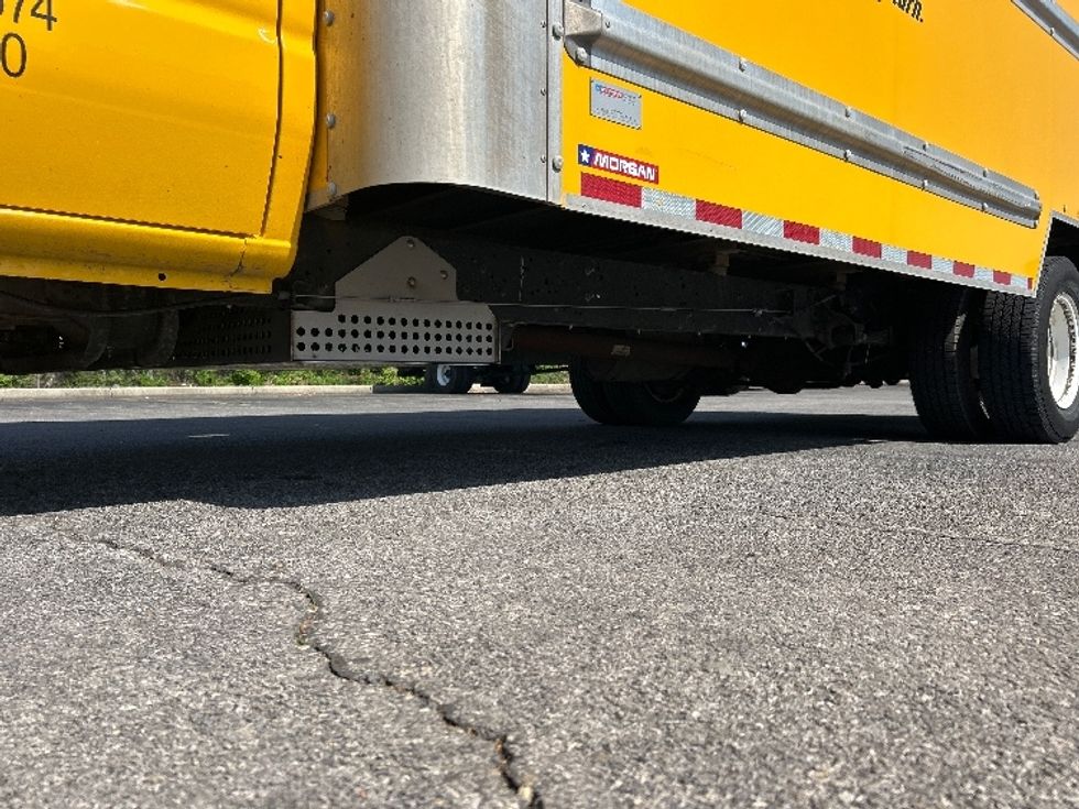 Light Duty Box Truck-Light and Medium Duty Trucks-Ford-2022-E350-Salem-VA-144,661\n\t\tmiles-$ 21,250 - Image 5