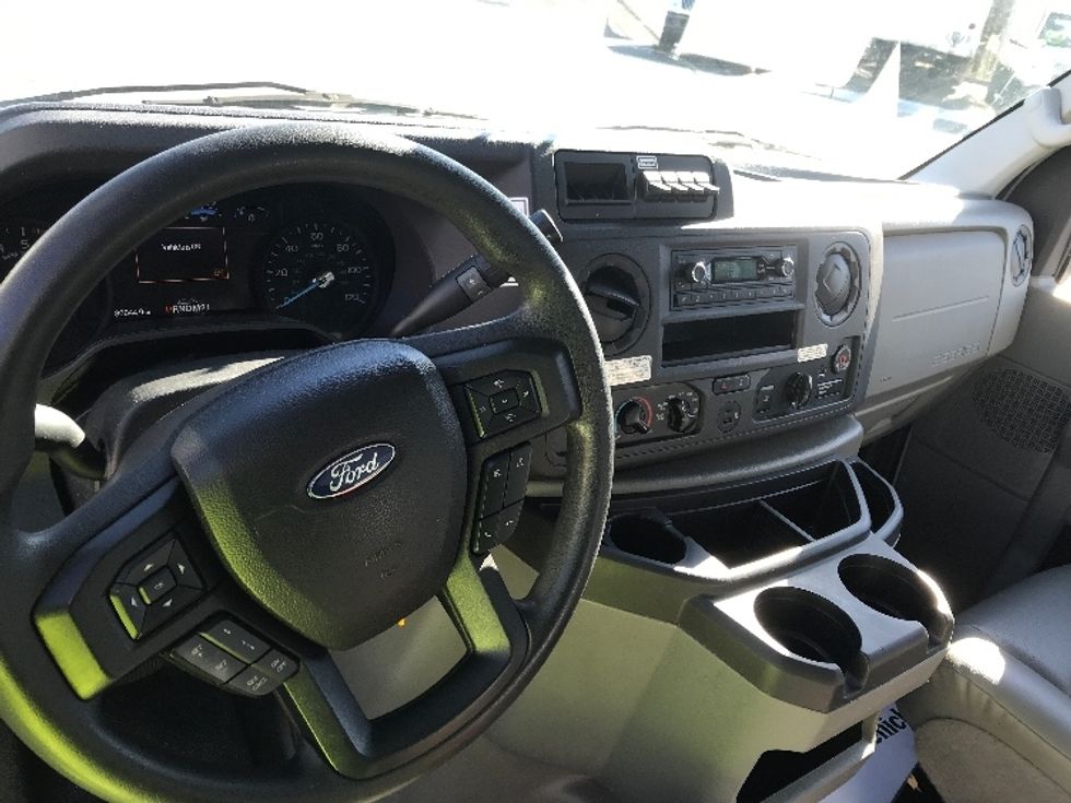 Light Duty Box Truck-Light and Medium Duty Trucks-Ford-2022-E350-Salem-VA-80,719\n\t\tmiles-$ 41,250 - Image 18