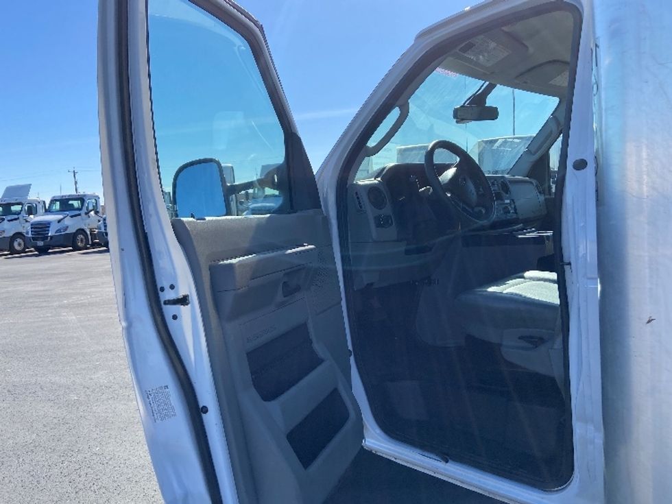 Light Duty Box Truck-Light and Medium Duty Trucks-Ford-2022-E350-San Antonio-TX-101,426\n\t\tmiles-$ 30,500 - Image 15