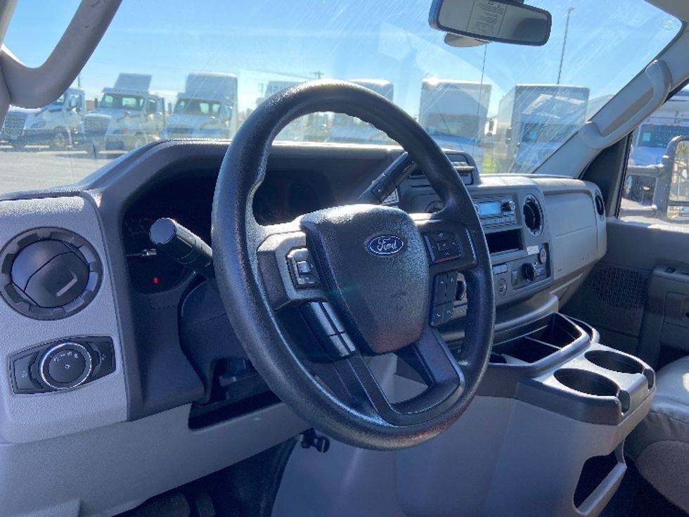 Light Duty Box Truck-Light and Medium Duty Trucks-Ford-2022-E350-San Antonio-TX-101,426\n\t\tmiles-$ 30,500 - Image 16