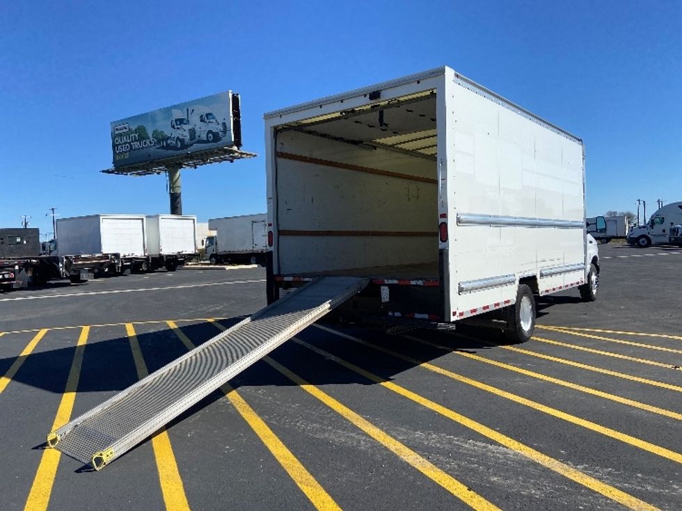 Light Duty Box Truck-Light and Medium Duty Trucks-Ford-2022-E350-San Antonio-TX-101,426\n\t\tmiles-$ 30,500 - Image 9