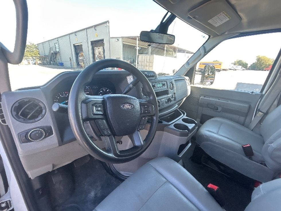 Light Duty Box Truck-Light and Medium Duty Trucks-Ford-2022-E350-San Antonio-TX-108,454\n\t\tmiles-$ 30,750 - Image 16