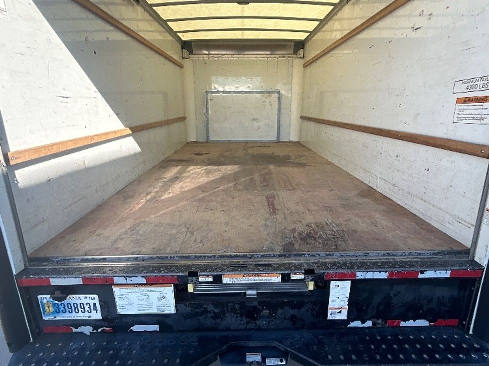 Light Duty Box Truck-Light and Medium Duty Trucks-Ford-2022-E350-San Antonio-TX-108,454\n\t\tmiles-$ 30,750 - Image 9