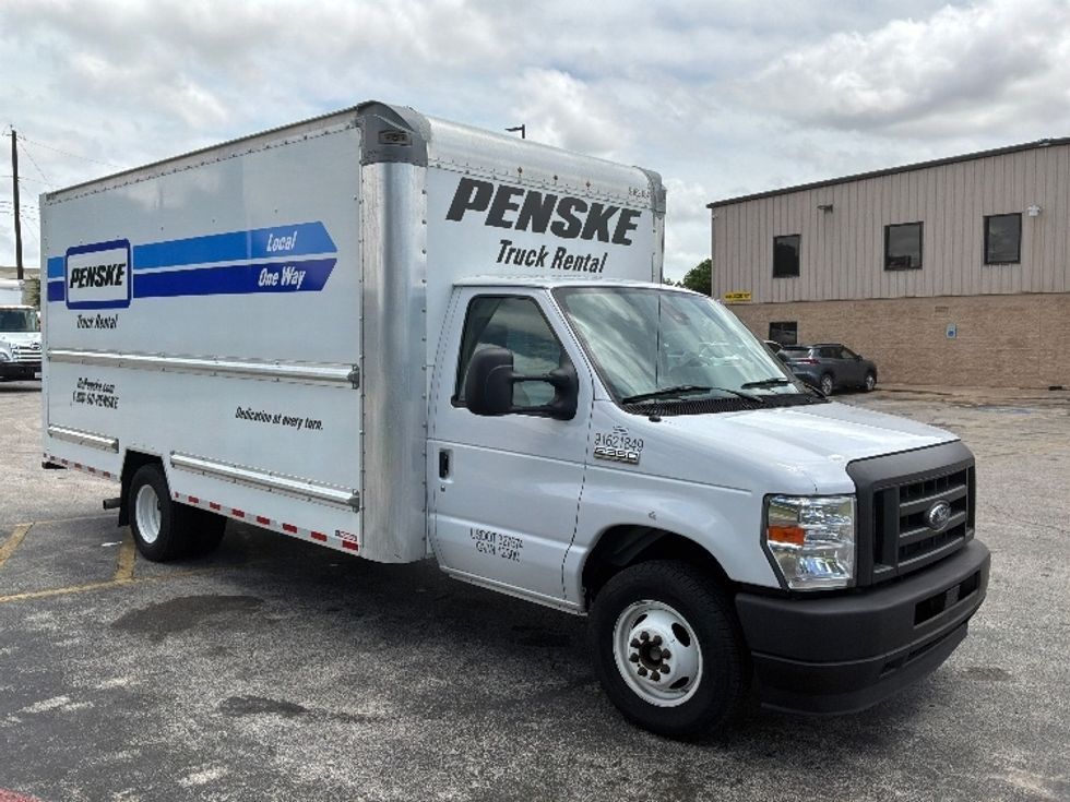 Light Duty Box Truck-Light and Medium Duty Trucks-Ford-2022-E350-San Antonio-TX-124,742\n\t\tmiles-$ 27,750 - Image 1