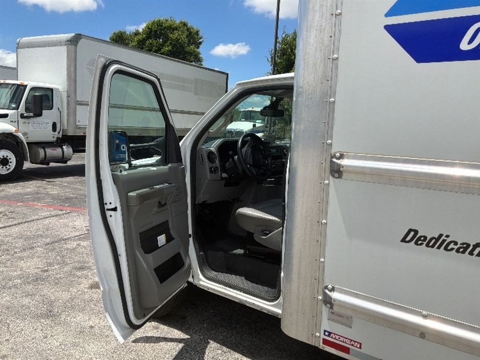 Light Duty Box Truck-Light and Medium Duty Trucks-Ford-2022-E350-San Antonio-TX-124,742\n\t\tmiles-$ 27,750 - Image 16