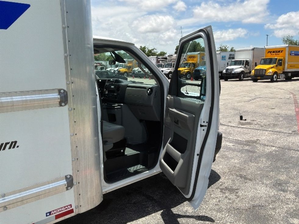 Light Duty Box Truck-Light and Medium Duty Trucks-Ford-2022-E350-San Antonio-TX-124,742\n\t\tmiles-$ 27,750 - Image 20